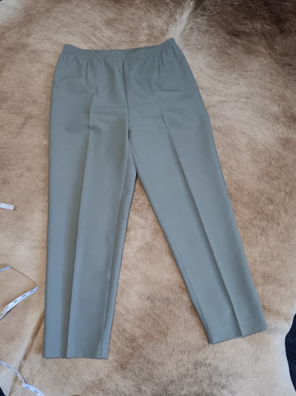 Tailored Straight-Leg Pants in Sage Green
